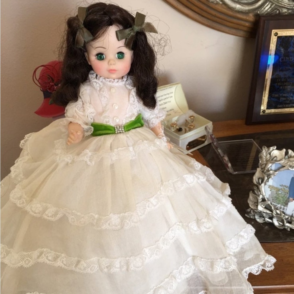 Madame Alexander Scarlett Like New with original box GONE WITH THE WIND
